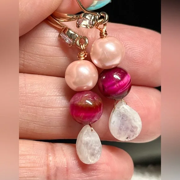 💋🎀genuine Moonstone,cherry quartz in rose gold hooks-NWT - Picture 2 of 8